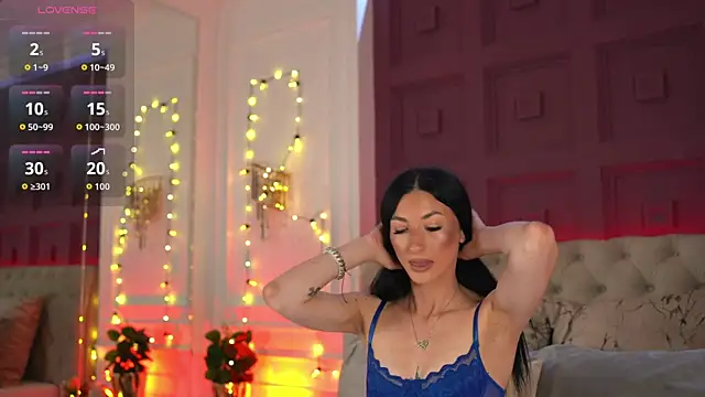 Snapshot of EllieJules chatting on 6, 7, 2026 EllieJules online show from 6, 7, 2026