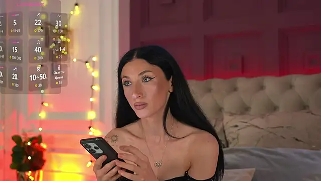 Snapshot of EllieJules chatting on 12, 7, 2026 EllieJules online show from 12, 7, 2026