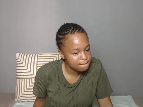 LillyPeachy21x online show from 17, 3, 2026