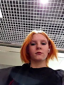 Snapshot of NinaParri chatting on 4, 4, 2026 NinaParri online show from 4, 4, 2026