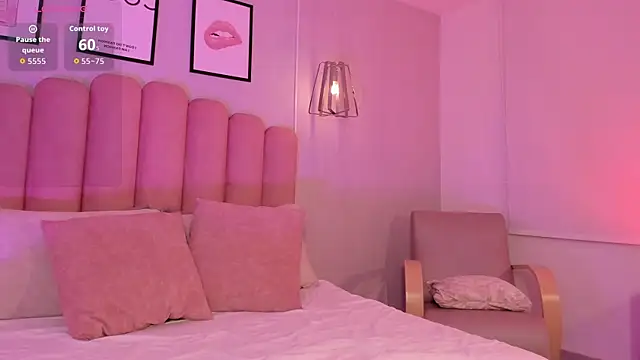 Snapshot of violeta_hills_ chatting on 30, 7, 2026 violeta hills online show from 30, 7, 2026