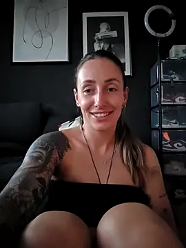 NicoleKaiser online show from 8, 4, 2026
