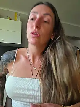 Snapshot of NicoleKaiser chatting on 26, 6, 2026 NicoleKaiser online show from 26, 6, 2026