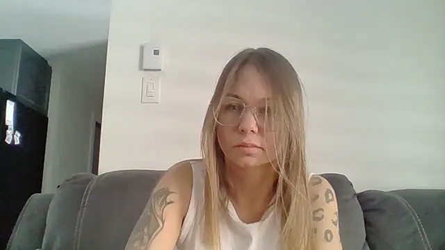 Snapshot of Couple_qc chatting on 21, 3, 2026 Couple qc online show from 21, 3, 2026