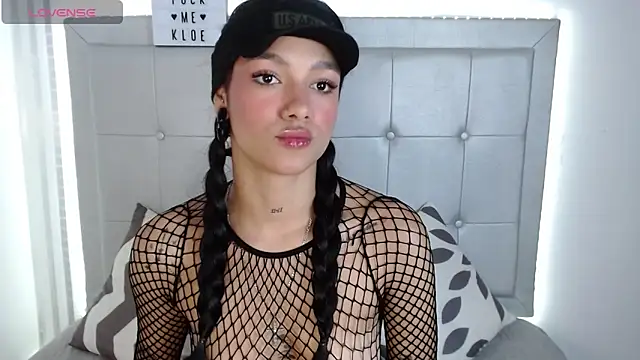 Snapshot of Kloe__watson chatting on 5, 5, 2026 Kloe watson online show from 5, 5, 2026
