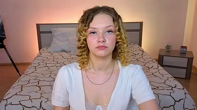 Snapshot of StaceyyJones chatting on 12, 5, 2026 StaceyyJones online show from 12, 5, 2026