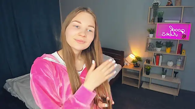 AndriaWhitford online show from 24, 3, 2026