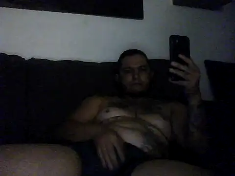 Snapshot of HOTB0Y18 chatting on 17, 4, 2026 HOTB0Y18 online show from 17, 4, 2026