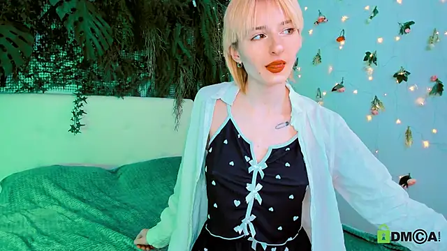 Kira  Cutie online show from 3, 5, 2026
