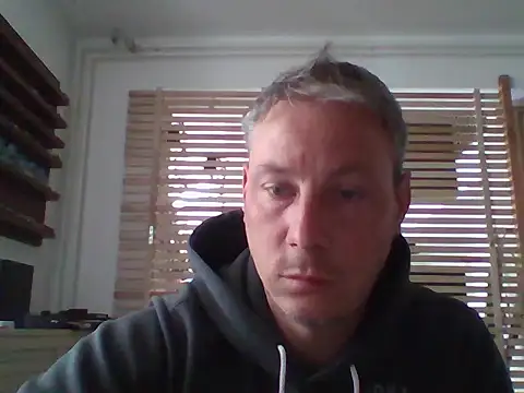 Userandmmm online show from 15, 4, 2026