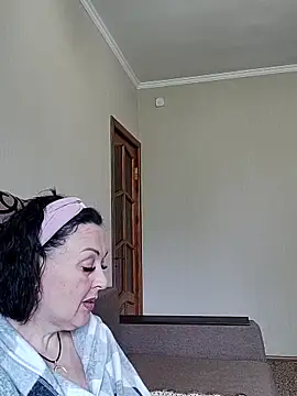 HelgaDennis online show from 9, 5, 2026
