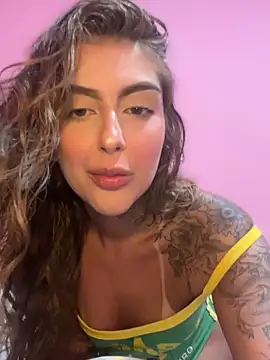 Snapshot of miiabellovic chatting on 9, 5, 2026 miiabellovic online show from 9, 5, 2026