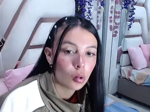 Salome Saen  online show from 8, 4, 2026