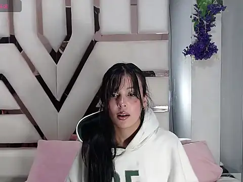Salome Saen  online show from 25, 4, 2026
