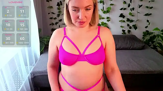 MonikFoxi online show from 24, 4, 2026