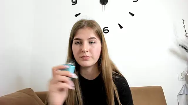 Snapshot of OhMyAlice chatting on 28, 3, 2026 OhMyAlice online show from 28, 3, 2026