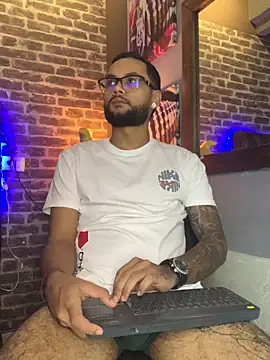 KyleJoss30 online show from 7, 4, 2026