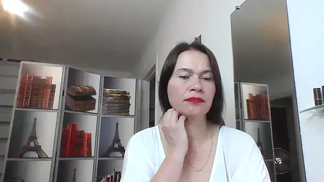 Snapshot of Selena_Moo chatting on 7, 6, 2026 Selena Moo online show from 7, 6, 2026