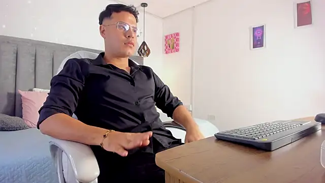 Liam ruse online show from 21, 3, 2026