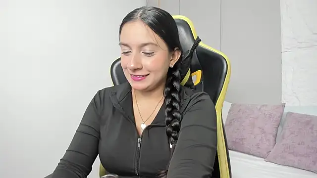 Snapshot of kira_relish chatting on 27, 4, 2026 kira relish online show from 27, 4, 2026