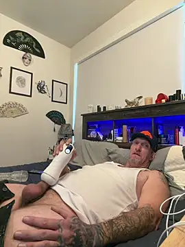 Snapshot of bilateralBKamputee chatting on 22, 3, 2026 bilateralBKamputee online show from 22, 3, 2026