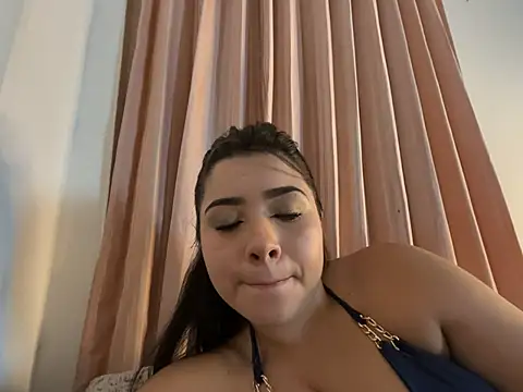 Snapshot of CamilaRougee chatting on 25, 5, 2026 CamilaRougee online show from 25, 5, 2026