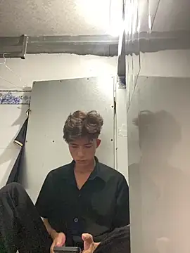 Nguyencuong1999 online show from 26, 4, 2026