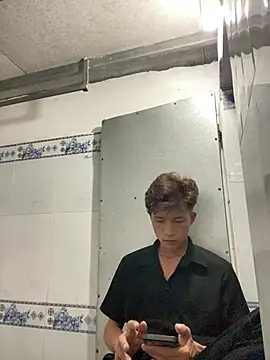 Nguyencuong1999 online show from 29, 4, 2026