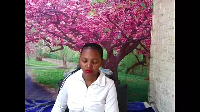 Snapshot of ebonysativa chatting on 7, 5, 2026 ebonysativa online show from 7, 5, 2026