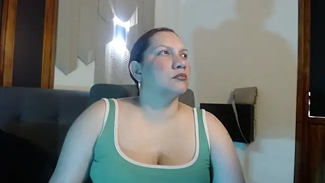 mia coral1 online show from 28, 4, 2026