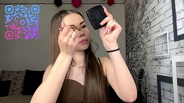 ElmiraDabato online show from 19, 4, 2026