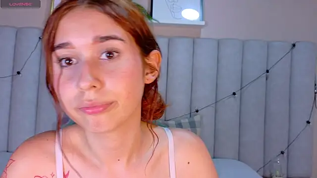 Snapshot of StarrMoon__ chatting on 9, 4, 2026 StarrMoon online show from 9, 4, 2026