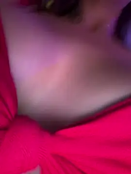 Snapshot of zelyramonvielly chatting on 28, 4, 2026 zelyramonvielly online show from 28, 4, 2026