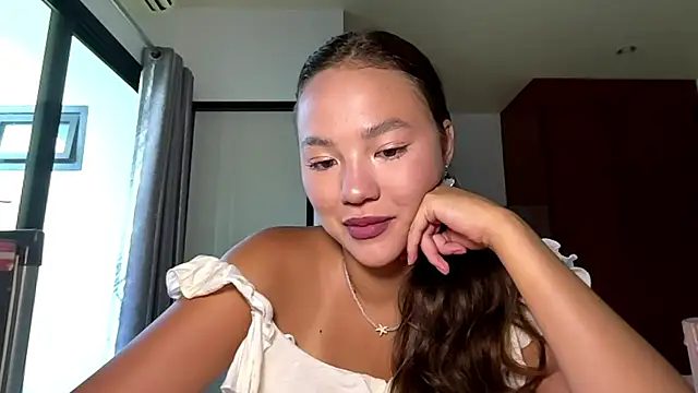 kamila 18 french online show from 20, 4, 2026