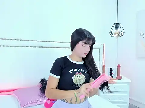 emma-sandoval online show from 5, 5, 2026