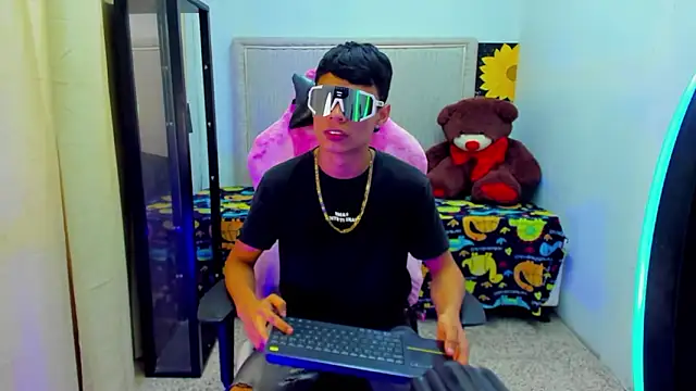 Dayron lee  online show from 22, 3, 2026