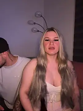 tiiffyy online show from 15, 4, 2026