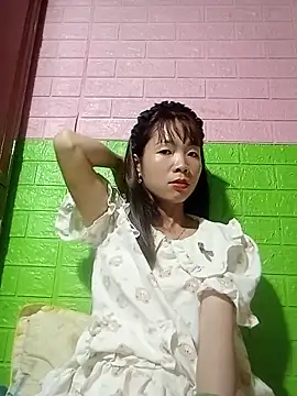 AmyLinee01 online show from 18, 5, 2026