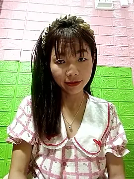 AmyLinee01 online show from 13, 6, 2026