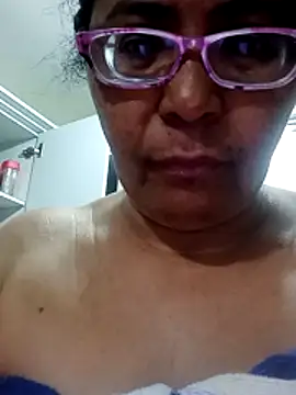 sexymomsn online show from 10, 5, 2026