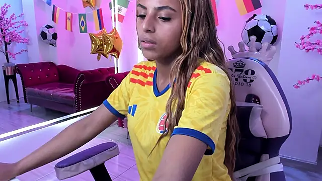 Lucia  vega online show from 7, 7, 2026