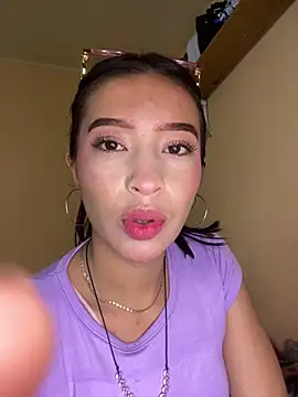 Itze Mua online show from 5, 4, 2026