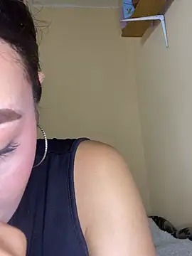 Itze Mua online show from 6, 4, 2026