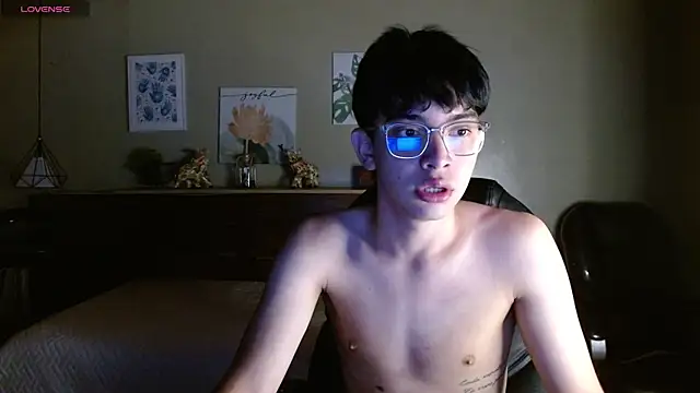 SantiTwinkyy online show from 6, 4, 2026