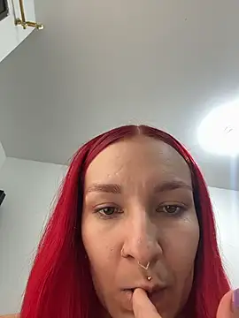 Amelie-RedHoney online show from 6, 4, 2026