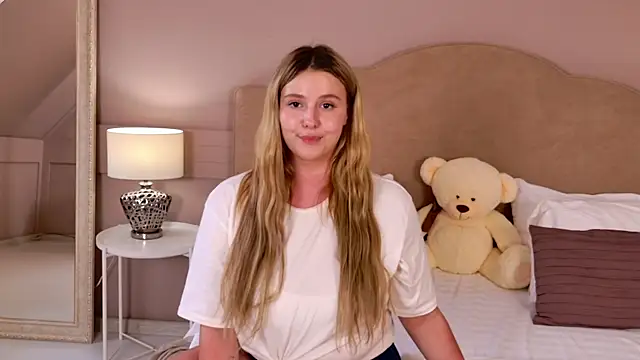 CharlotteAtwoood online show from 14, 6, 2026