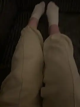 Snapshot of LilouPieds chatting on 24, 3, 2026 LilouPieds online show from 24, 3, 2026