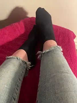 Snapshot of LilouPieds chatting on 28, 3, 2026 LilouPieds online show from 28, 3, 2026