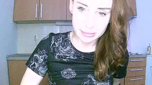 Snapshot of GlarysLoveressSx chatting on 24, 3, 2026 GlarysLoveressSx online show from 24, 3, 2026