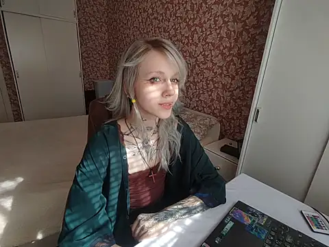 Snapshot of StijenaHunt chatting on 6, 4, 2026 StijenaHunt online show from 6, 4, 2026